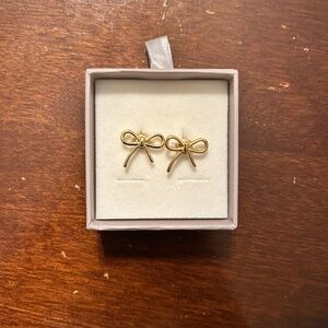 Cute bow earrings